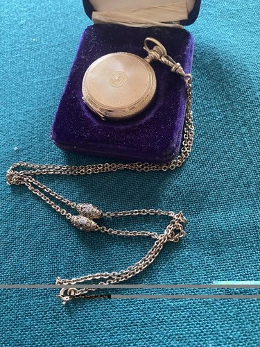 Antique Waltham 15 Jewel Women’s  Pocket Watch W/Chain