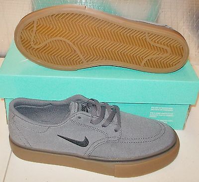 NEW NIKE SB CLUTCH Womens 7.5 (6Y) Dark 