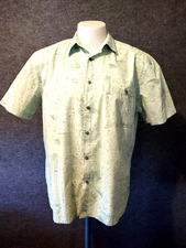 Hawaiian Shirt Men's Size L Island Shores Button up Button Short Sleeve Collar