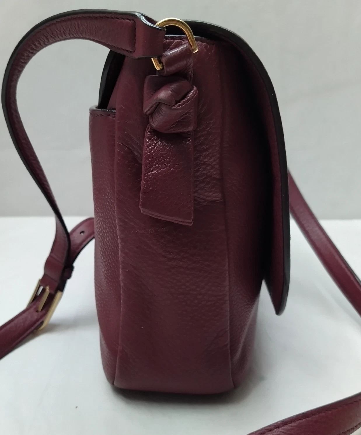 Borsa a tracolla Tory Burch in pelle bordeaux con chiusura con patta