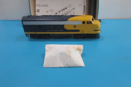 Ho Scale Athearn 3003 F7A Super Powered Locomotive Santa Fe Lot#2668