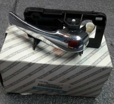 735364985 MANIGLIA INTERNA APRI PORTA ANT. DX NUOVA ORIGINALE PER ALFA 147 -GT