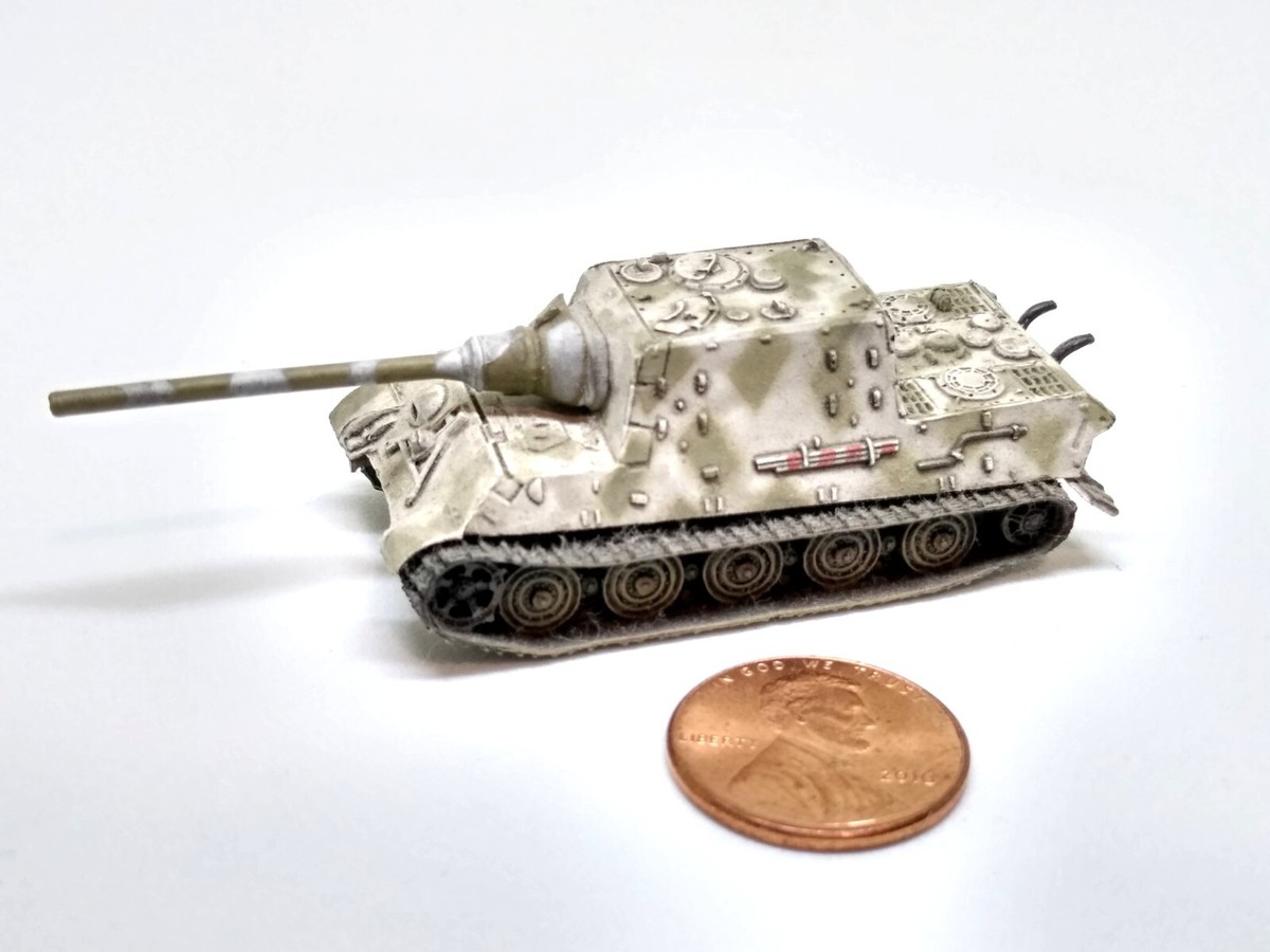 Takara 1/144 World Tank Museum 5. German Jagdtiger. In Winter