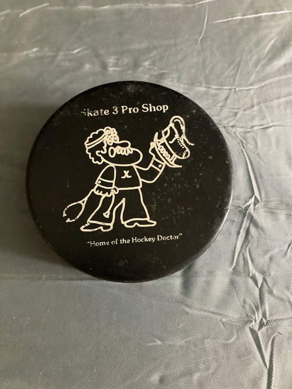 Skate 3 Pro Shop Logo Hockey Puck Official Vegum Made in CSFR