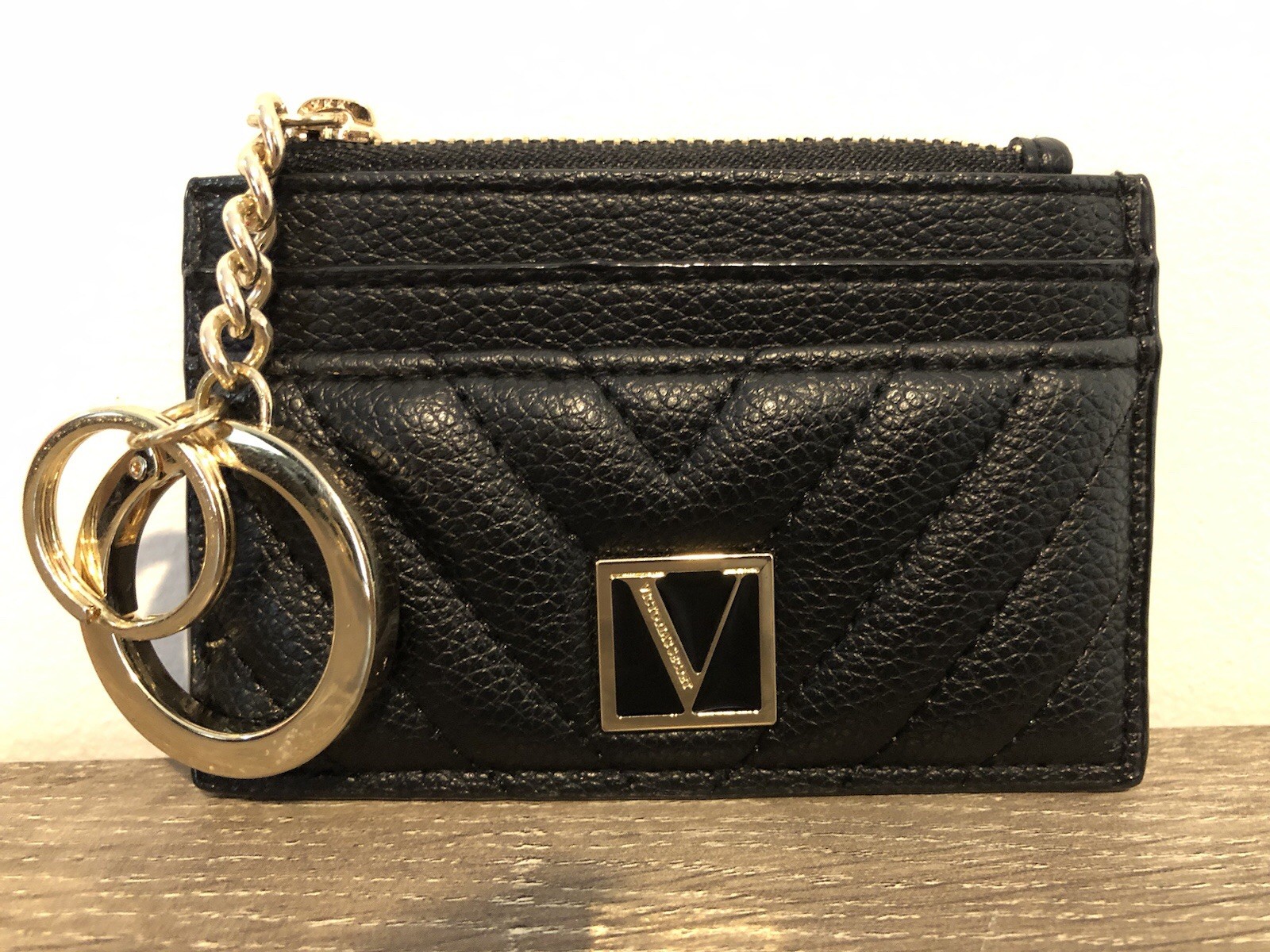 Slim RFID-Blocking VS Card Holder Keychain for Convenience-image