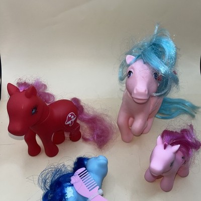 Lot of 4 Brushable Hair Pony Figures   Vintage Style Play Ponies Mixed Colors