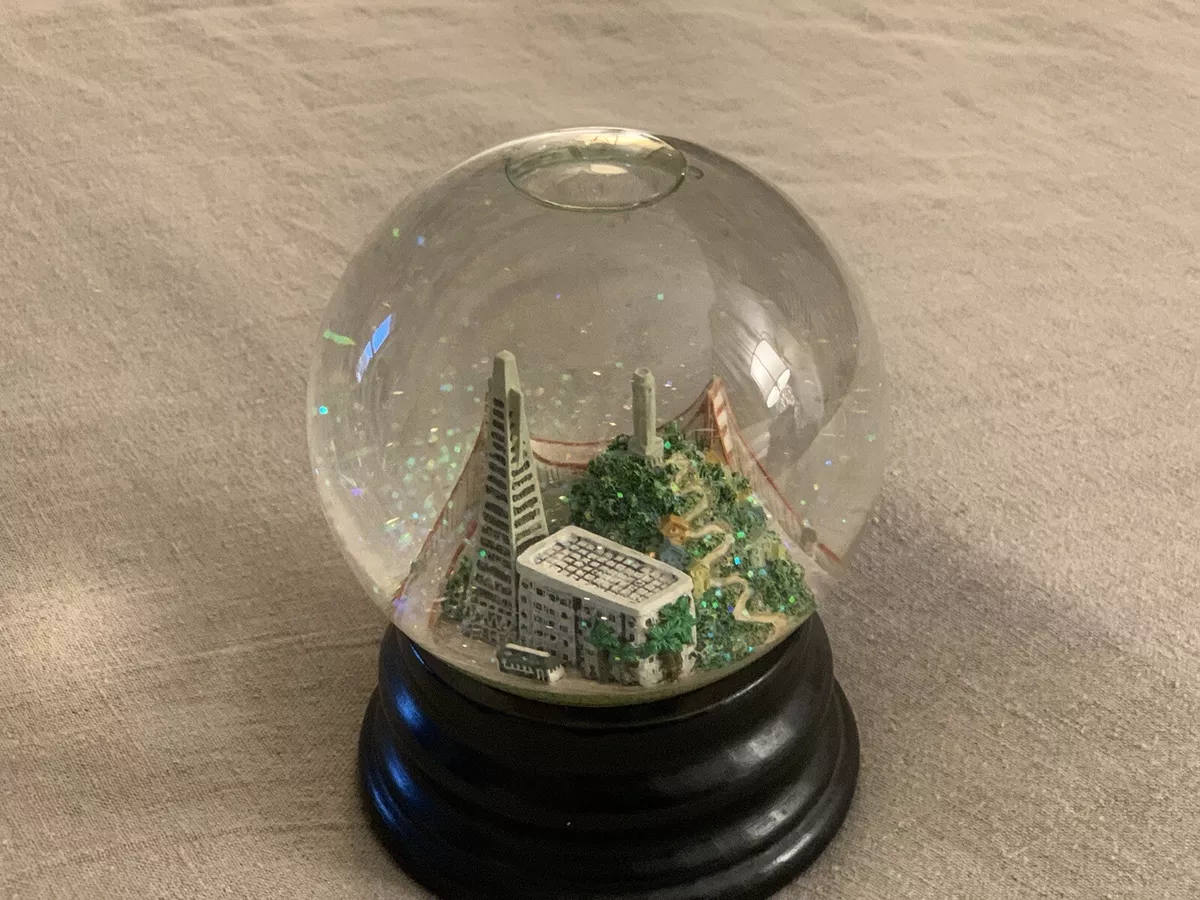 Saks Fifth Avenue SAN FRANCISCO Musical Snow Globe