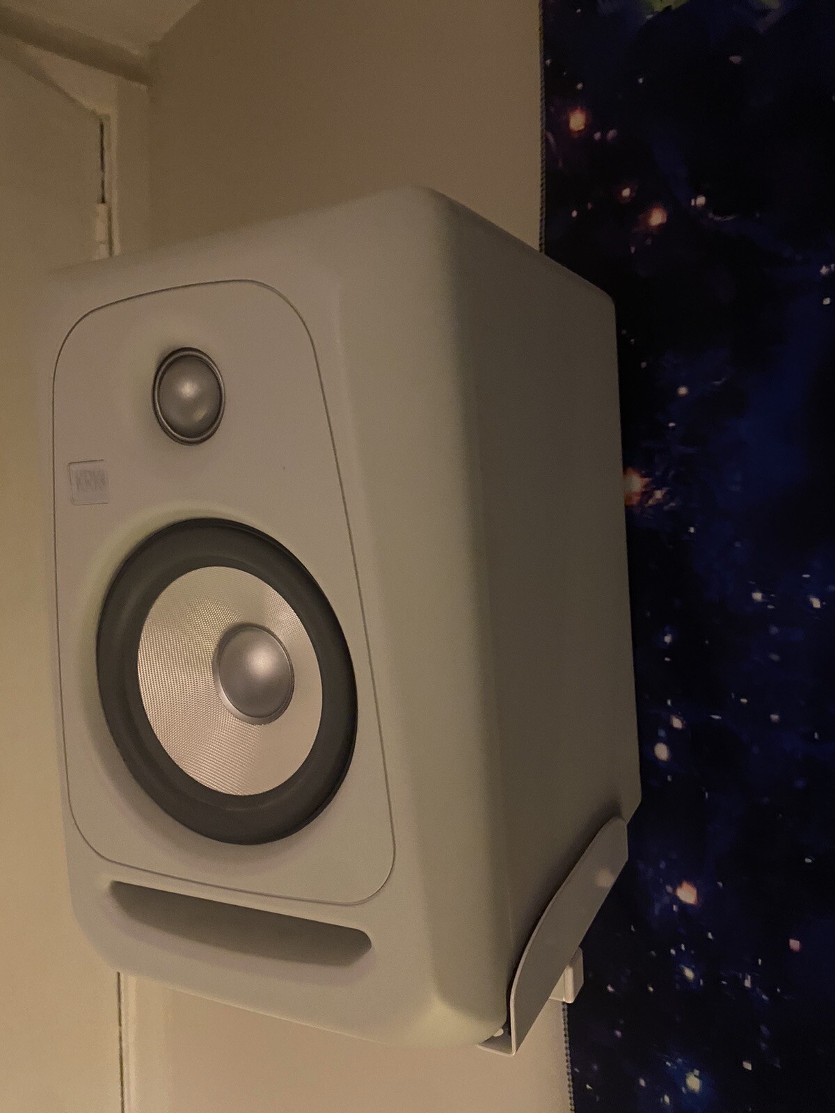 KRK Rokit 5 RP5G3WN limited Edition WHITE NOISE Powered Monitor Speaker