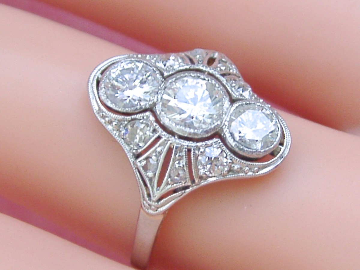 ANTIQUE ART DECO 1.30ctw DIAMOND PLATINUM 3-STONE ANNIVERSARY 