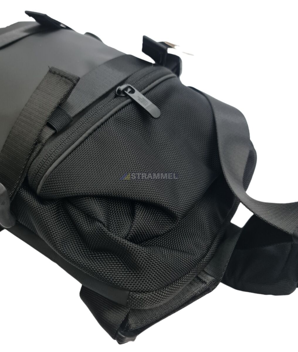 The North Face Commuter Pack Alt Carry Black 10 Liter The North Face Commuter Pack Alt Carry Black 10 Liter