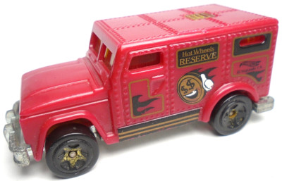 2020 HOT WHEELS RESERVE EL SEGUNDO RED 1:64 DIECAST 2 3/4'' ARMORED TRUCK W/ GOLD