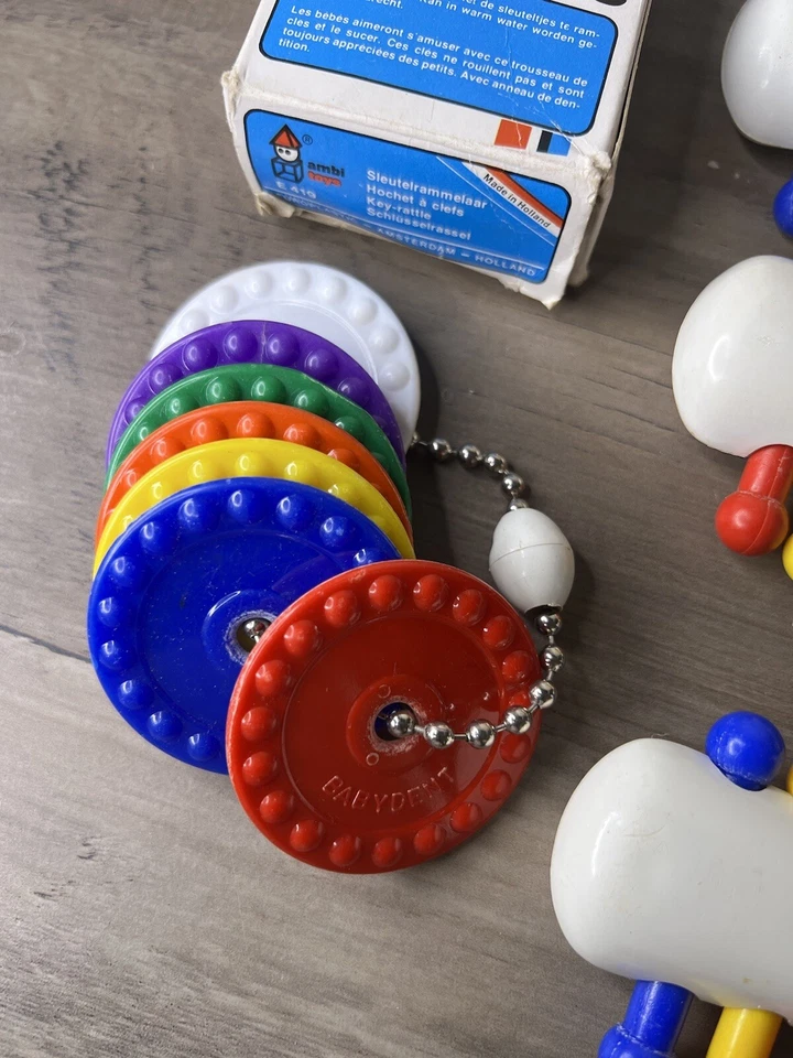 4 Baby Tattle de plástico vintage rojo azul Foto 3 de 4