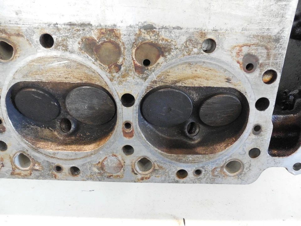 Culata izquierda mercedes-benz 4,5l v8 w116 sl r107 slc w126 1160162801 Foto 3 de 4