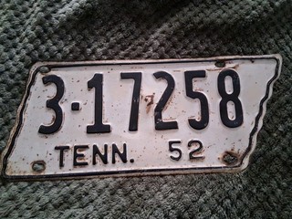 Vintage 1952 TENNESSEE SHAPE LICENSE PLATE ! ORIGINAL PAINT !