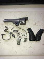 U S REVOLVER COMPANY TOP BREAK REVOLVER  32 S&W HAMMERLESS PARTS LOT