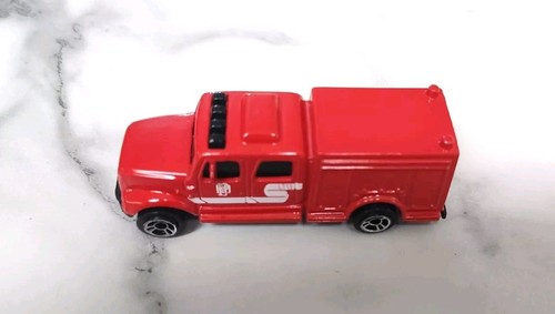 Maisto Red Equipment Truck 1:64 Die-Cast Made in China Ty58 - Picture 1 of 3