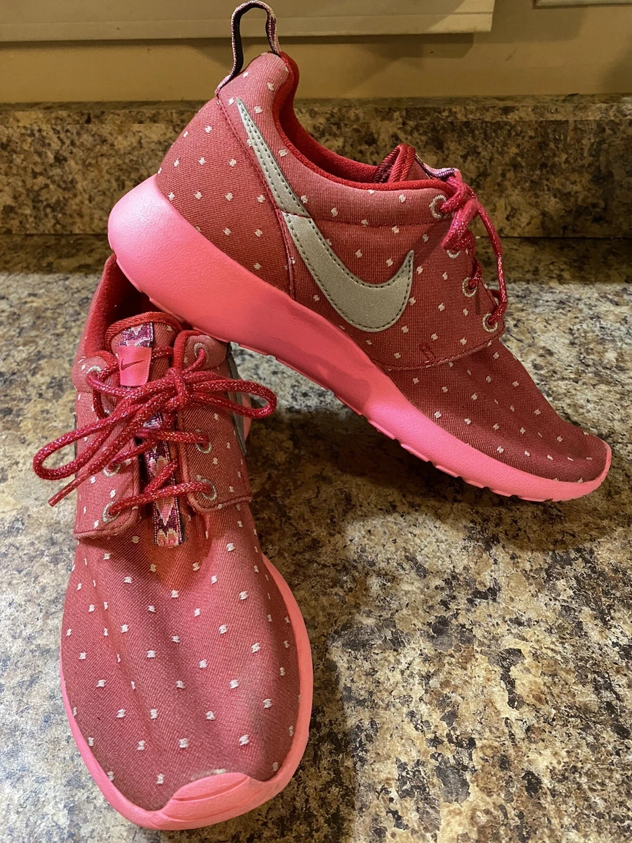 Girls Nike Roshe Run Trainers Size 6 Red Silver |