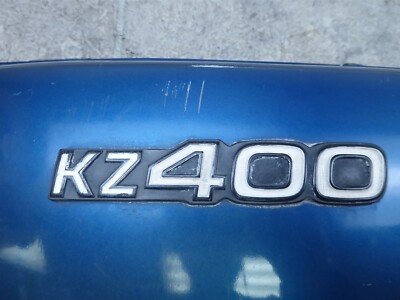 1979 Kawasaki KZ400 K697. blue right side cover with emblem badge