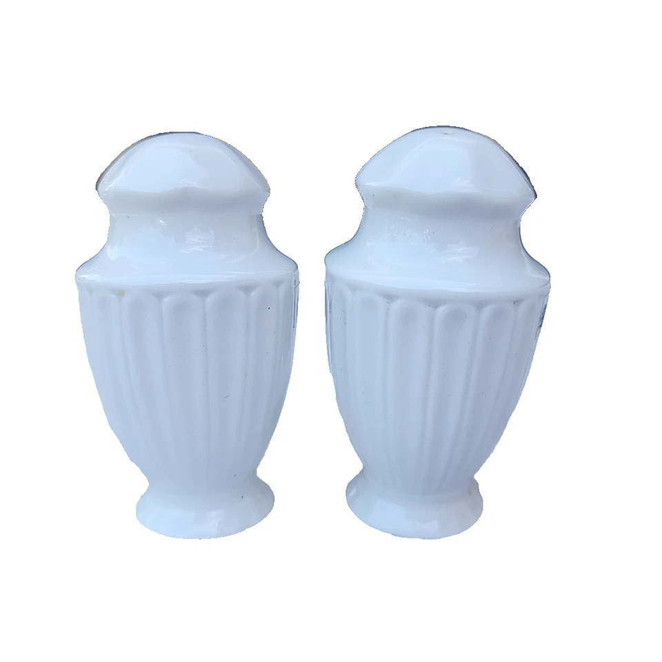 Oleg Cassini White Ribbed Mushroom Tip Retro Style Salt & Pepper Shaker Set -EC - Image 2 of 4