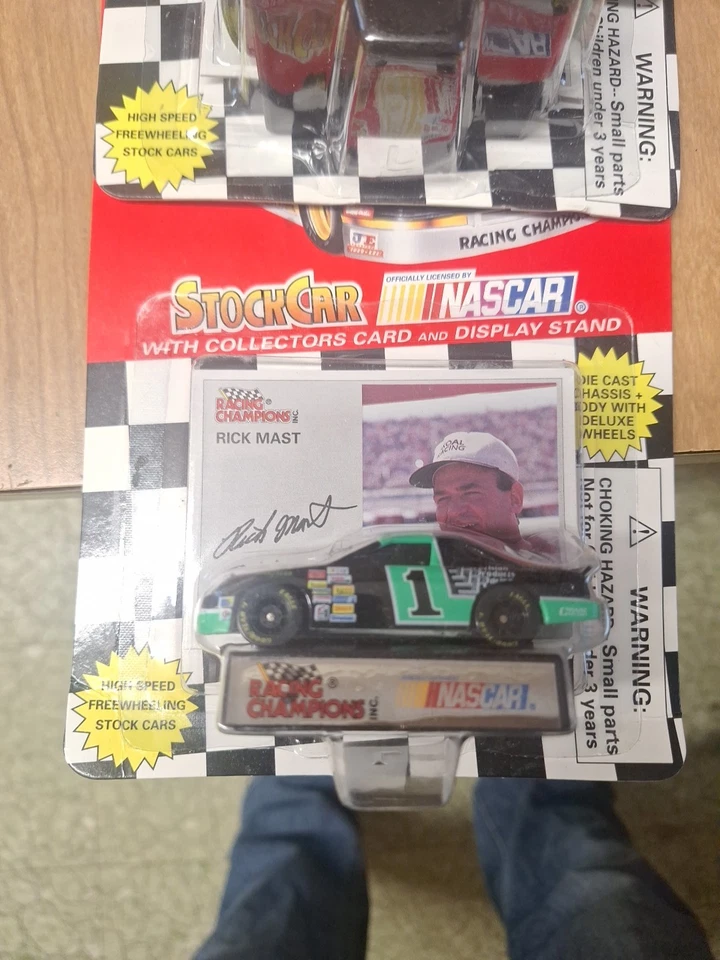 Edición 1995 Racing Champions NASCAR Escala 1:64 Diecast Stock Car Lote De 45 NUEVO Foto 2 de 4