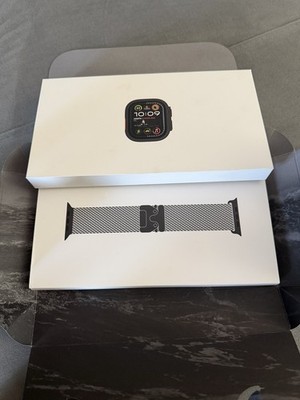 Apple Watch Ultra 2 49 mm Titan Schwarz GPS mit Trail Loop Schwarz M/L MX5U3FD/A