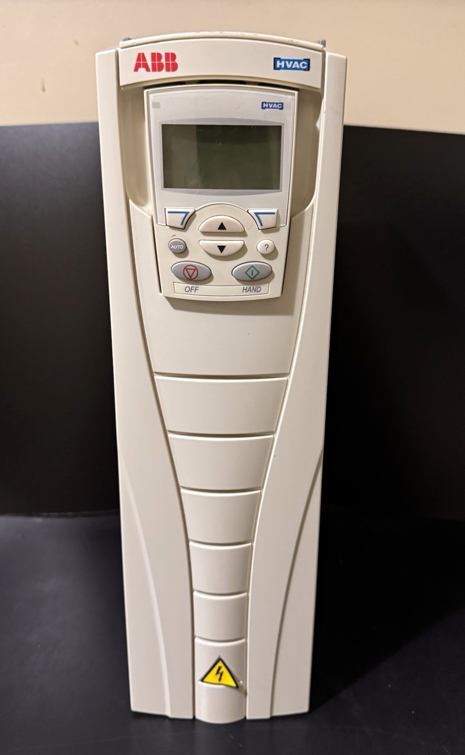 ABB ACH550-UH-015A-4 HVAC VFD Drive 10HP 3-Phase 380-480V IP21