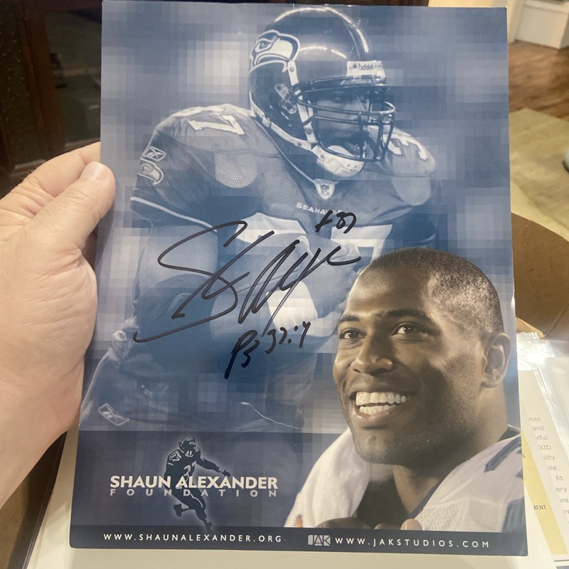 Shaun Alexander Signed Autographed 8.5x11 Photo Seattle Seahawks #37 inscription