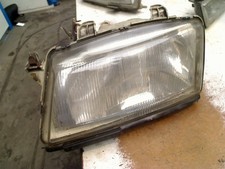 Feu avant (phare) Saab 900