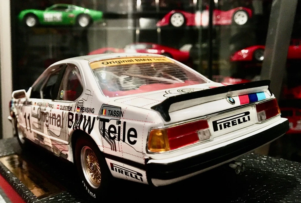 BMW M635 CSI (N.11 - BMW PARTS) - ANSON 1/18 - Immagine 3 di 4