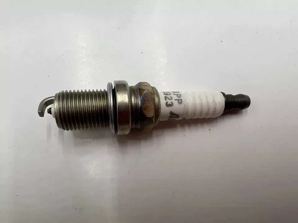 1 盒 Autolite 正品双白金火花塞 APP3923 耐用 — 第 2/2 张图片