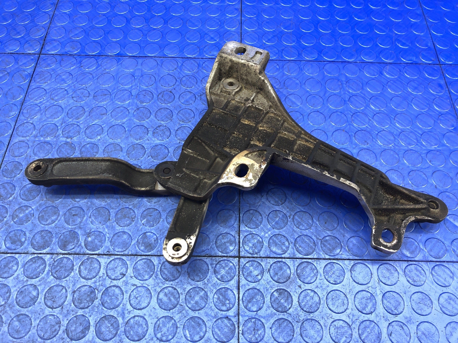 2004-2014 LAMBORGHINI GALLARDO OEM REAR RIGHT HOOD HINGE BRACKET