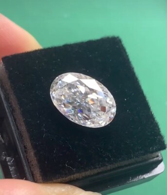 2 Ct Shape Oval Cut White Colour D Grade VVS1 + 1 Free Gift