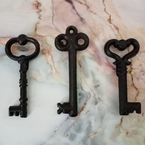 Vintage Skelett Schlüssel hängend Wandkunst dunkles Metall 3er Set Schlüssel 5,5" - 6" - 7" - Bild 4 von 4