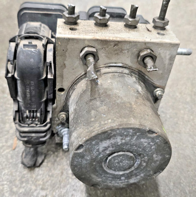 2012 2013 Mercedes Sprinter 2500 ABS Anti Lock Brake Pump Module 9069008401 OEM
