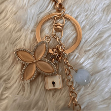 Elegant Gold Flower Padlock Pearl Keychain Bag Charm NEW