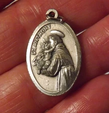 Religious oval Saint St Anthony relic pendant medal Patron of Lost Articles item