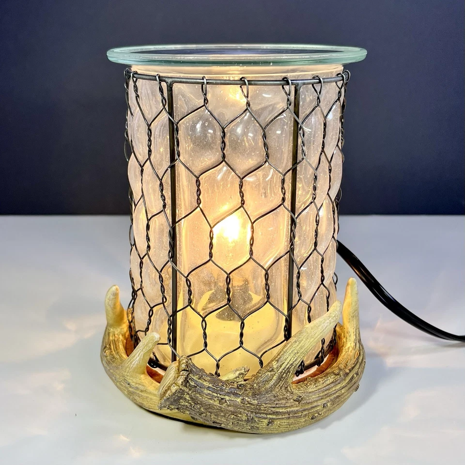 Calentador Scentsy Antler Lodge con base marco de alambre de vidrio reciclado casa de campo leñosa Foto 2 de 4