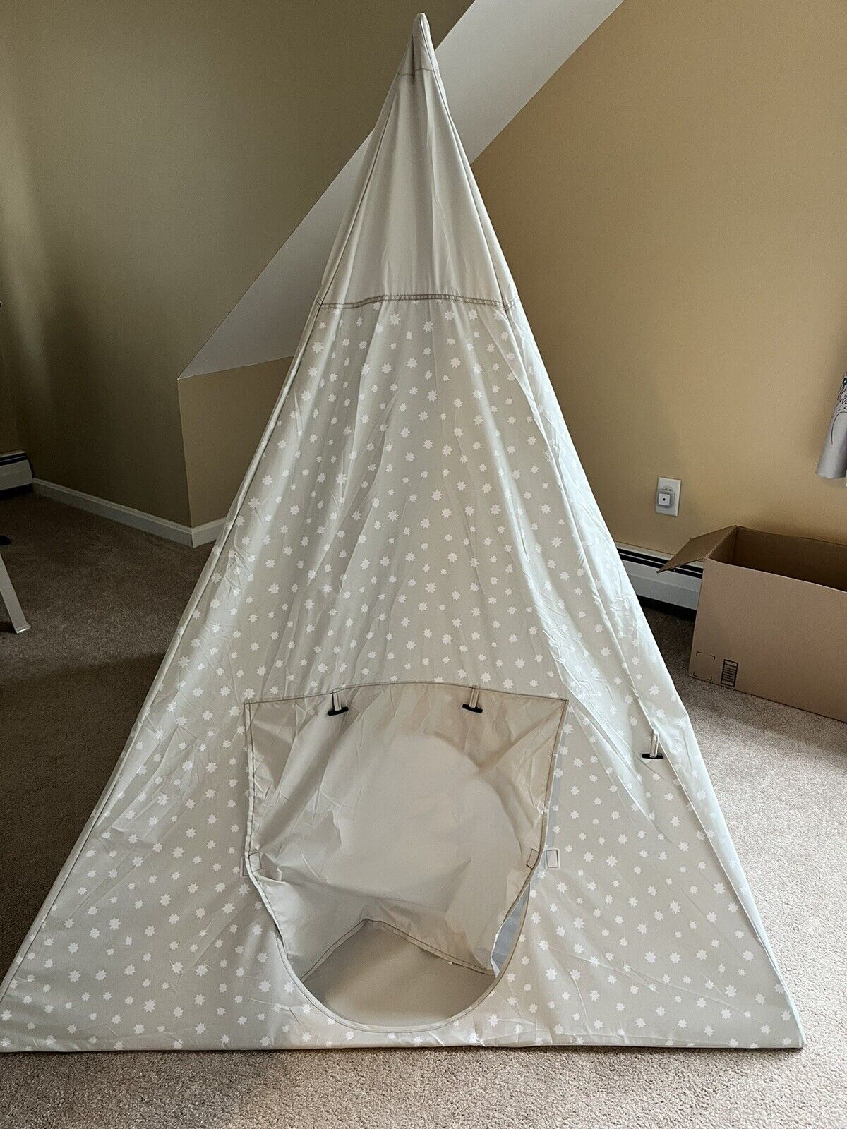 Indoor kid’s tent Pillowfort Teepee starts gray Easy Assembly