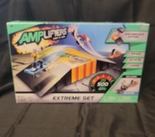 JAKKS PACIFIC AMPLIFIERS EXTREME SET, Skate RIDER,RAMP  Skateboarder