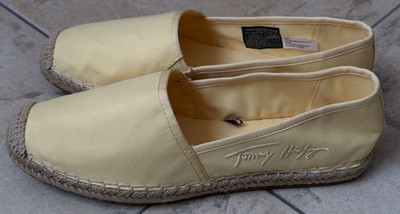 Tommy Hilfiger Damen Espadrille Slippers gelb mit Flag-Stickerei Gr.: 39 NEU!
