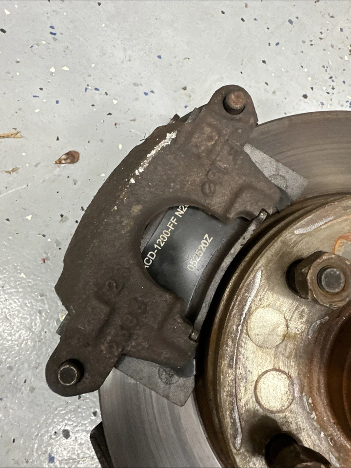 G BODY spindle knuckle Right Monte Carlo Cutlass Regal El Camino 1978 - 1988 OEM - Image 2 of 4