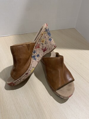 BOC by Born Leather Wedge Dianna Sandals with Floral Print Beige 10M/42