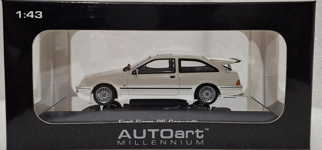 3) Ford England Sierra RS Cosworth 1987 White 1:43 Autoart
