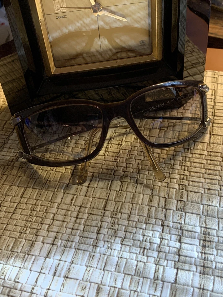 GAFAS DE SOL VERSACE VINTAGE PARA MUJER AÑOS 90’S 4032-NEGRO/RUBIO REMOLINO RARAS LIMPIAS EN MUY BUEN ESTADO Foto 3 de 4