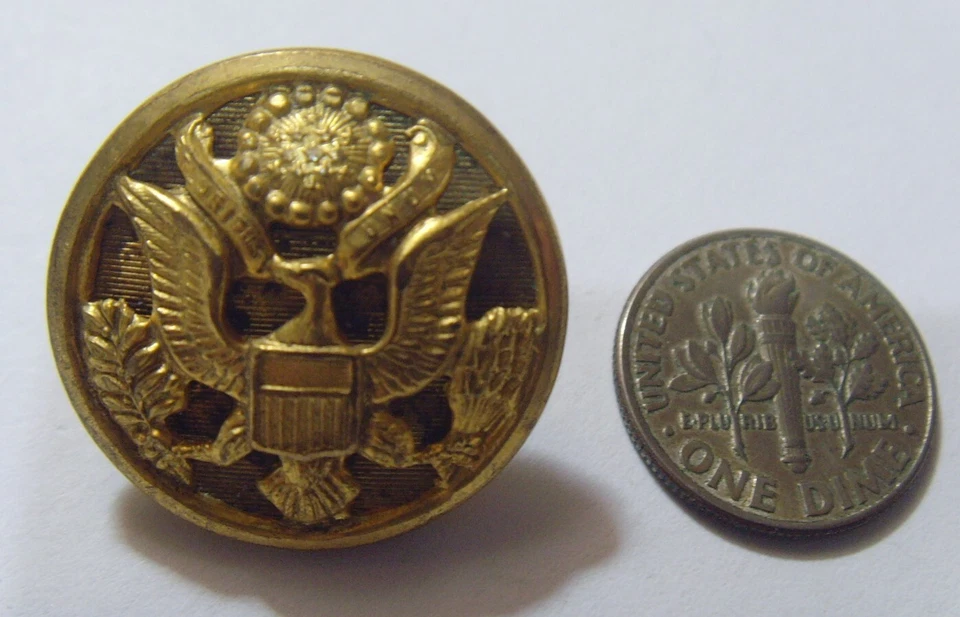 Antique 23 mm collector button gold tone metal America Great seal 53453 - Image 3 of 3