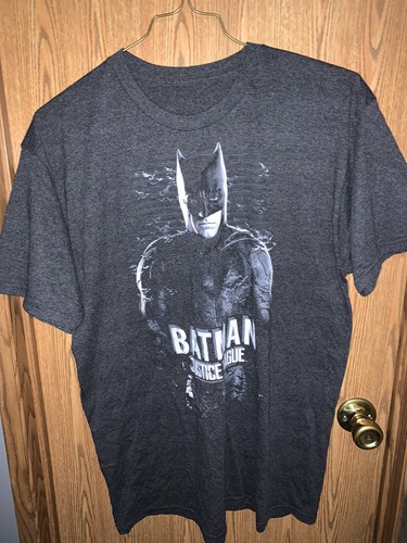 Batman Ben Affleck Shirt size 