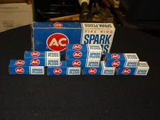 8 VINTAGE NOS AC 46S FIRE RING SPARK PLUGS, AC GM 46S, GREEN RING, GM