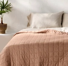 Casaluna King Heavyweight Linen Blend Quilt, New