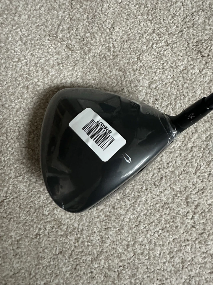 Cleveland HiBore XL Driver, 10.5 Degree, Right Hand, Matching Headcover, New - Image 4 of 4