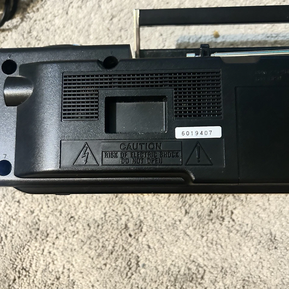 Rádio estéreo vintage SANYO M W800 BOOMBOX cassete de duelo AM/FM TESTADO - Imagem 3 de 4